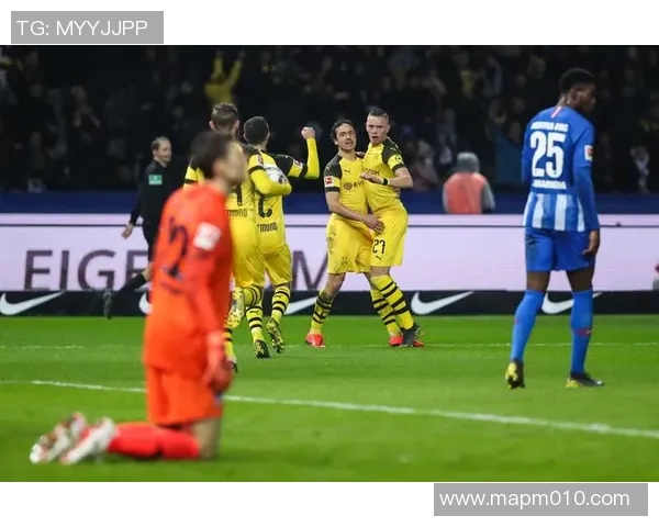 多特客场胜赫塔，德甲榜首稳了！