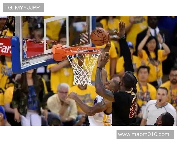 勇士再次晋级总决赛，詹姆斯带领骑士连续第四年闯入总决赛