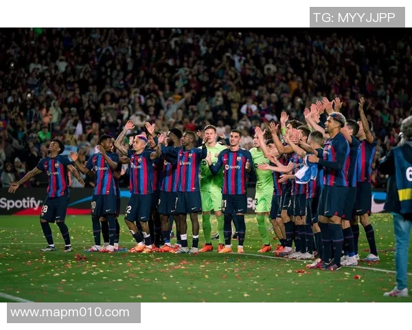 巴萨主场惨败客场成绩不佳成争议焦点